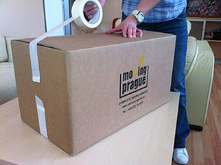 Krabice na stěhování z papíru